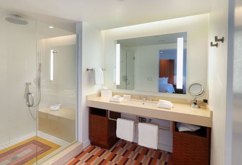 デラックスルーム, The Tony Hotel South Beach