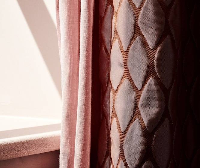 Quarto Deluxe, De Cambis