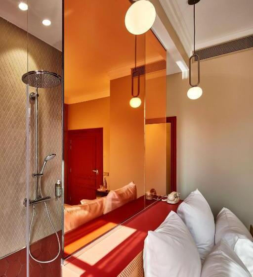 חדר קלאסי, De Cambis