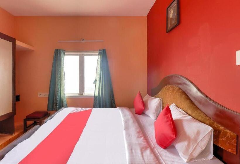 اتاق کلاسیک سه تخته, Fabhotel Green Castle Resort