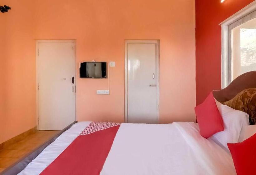 اتاق کلاسیک سه تخته, Fabhotel Green Castle Resort