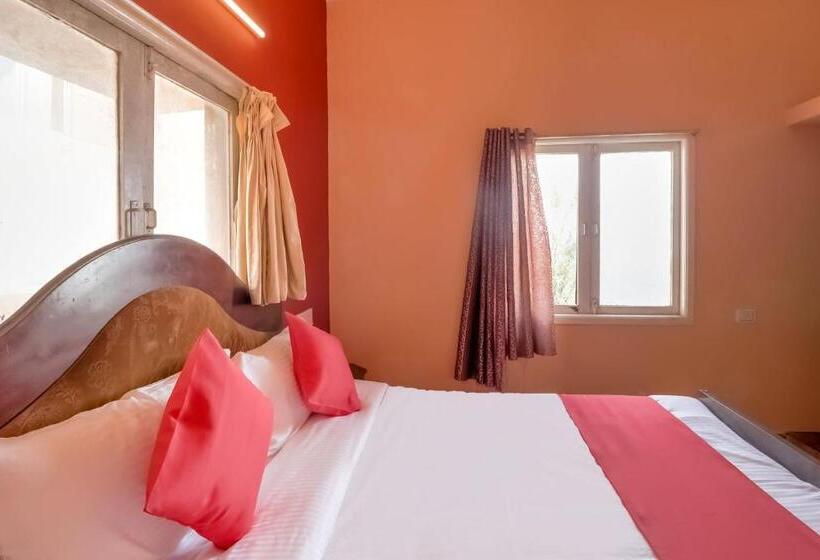 اتاق کلاسیک سه تخته, Fabhotel Green Castle Resort