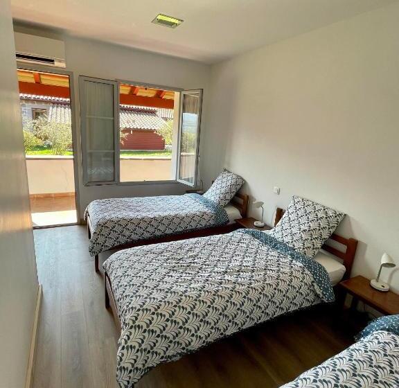 スタンダードトリプルルーム, Chambres Zazpiak