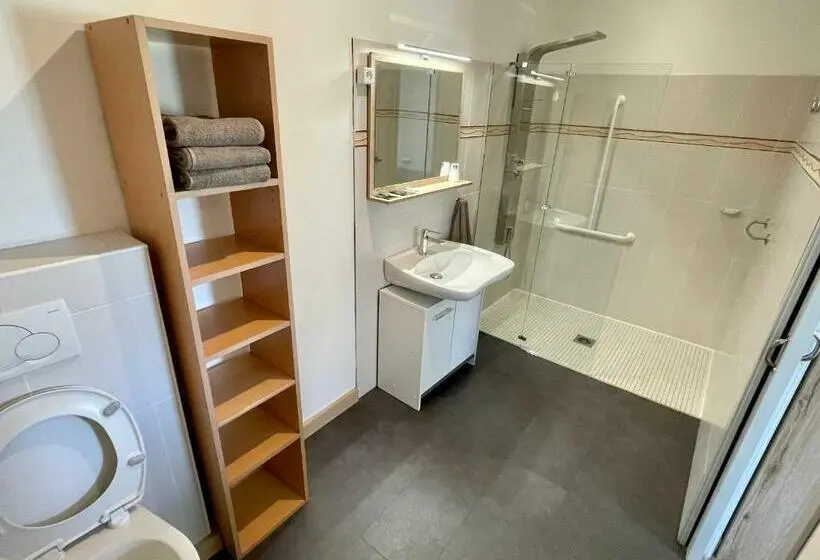 اتاق استاندارد سه نفره, Chambres Zazpiak