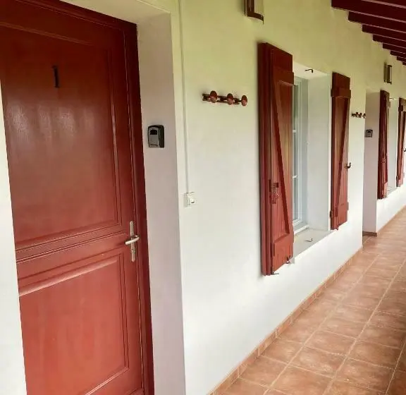 اتاق استاندارد سه نفره, Chambres Zazpiak