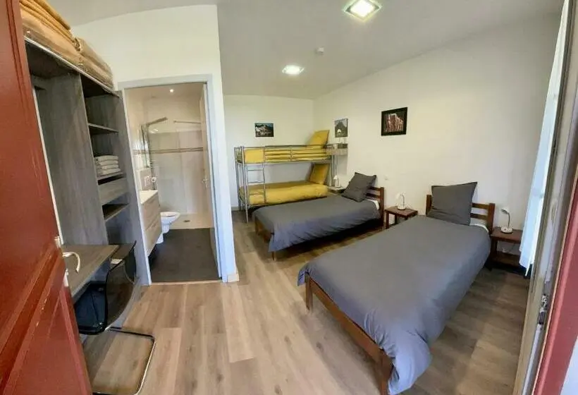 اتاق استاندارد چهار تخته, Chambres Zazpiak