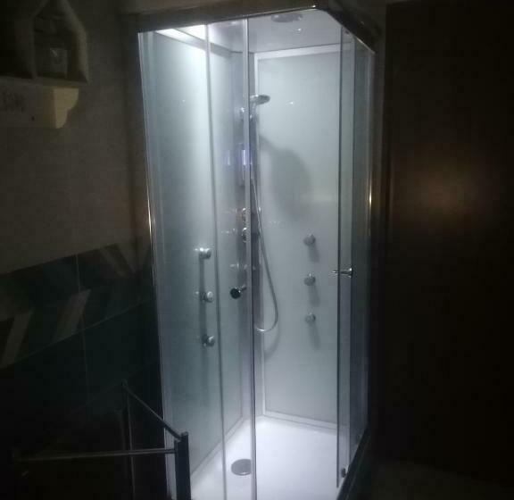 اتاق استاندارد چهار تخته, Emmanueli65 Fronte Clinica Per 5 Matrimoniale 2 Singoli 1 Divano Letto