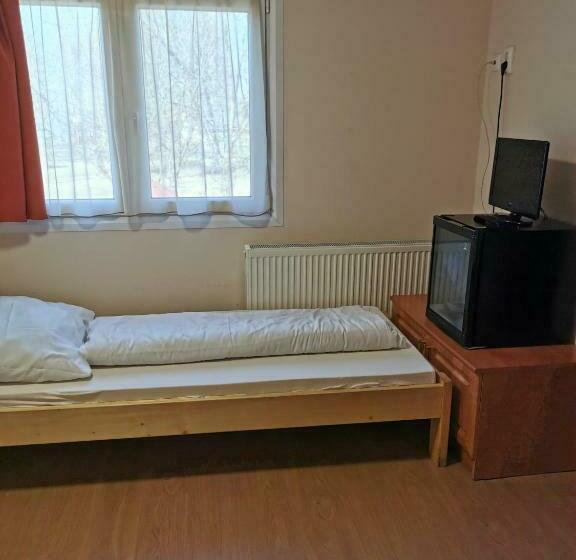 Номер Стандарт Трехместный, Strand Motel, Vígadó Csárda