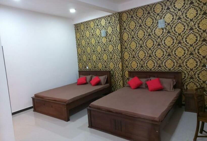 اتاق خانوادگی, Peacock Paradise Villa