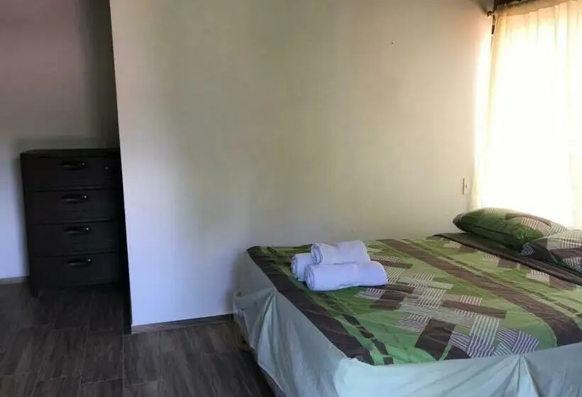 バルコニー付きスタンダードルーム, Hostal Fara