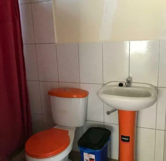 バルコニー付きスタンダードルーム, Hostal Fara