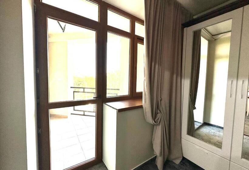 استودیو استاندارد با تخت کینگ, Villa Acaem