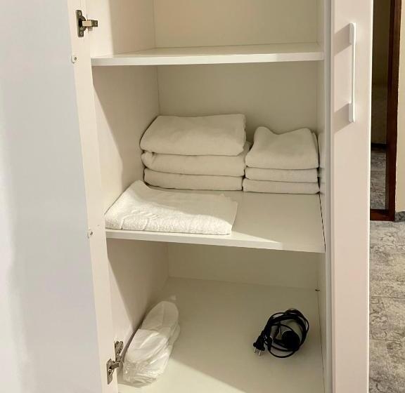 سوئیت 2 خوابه, Villa Acaem