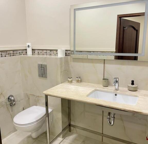 سوئیت 2 خوابه, Villa Acaem