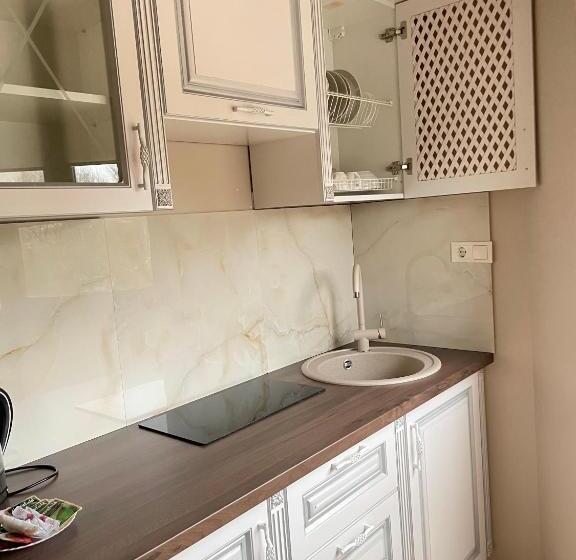 سوئیت 2 خوابه, Villa Acaem