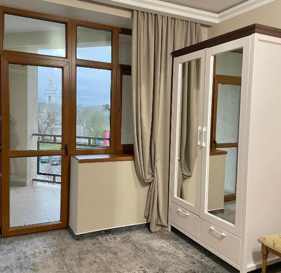 سوئیت 2 خوابه, Villa Acaem