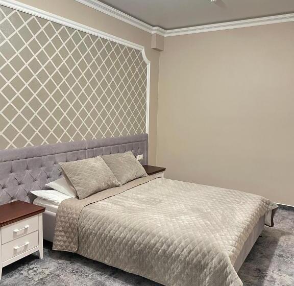 سوئیت 2 خوابه, Villa Acaem