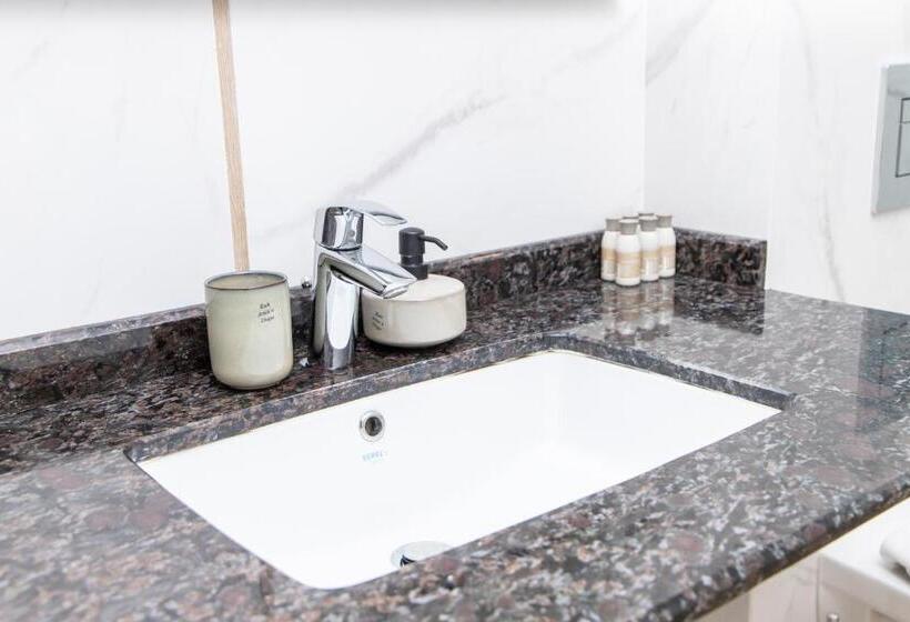 سوئیت 2 خوابه, Villa Acaem