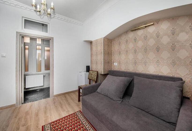 جناح, Zira Residence Brasov