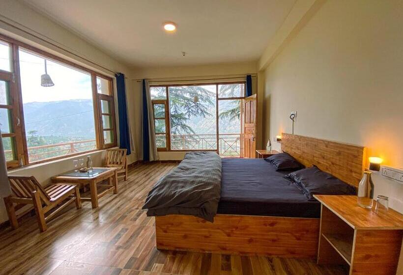 带阳台的豪华间, Tag S Stay, Naggar