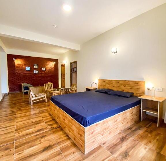 豪华工作室, Tag S Stay, Naggar