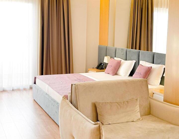 جناح جونيور, Amfora Hotel & Spa