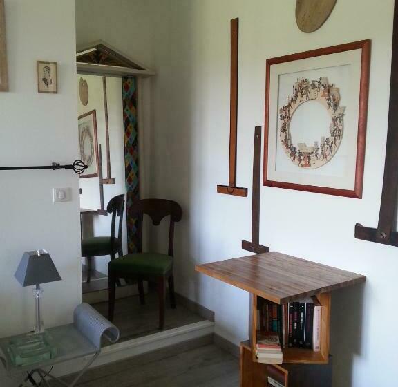 ガーデンビュースタンダードルーム, Le Château De Roquebère