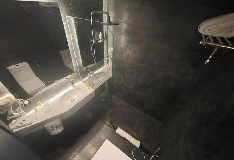 اتاق لوکس با تخت بزرگ, Aitch Boutique Hotel   An Lih