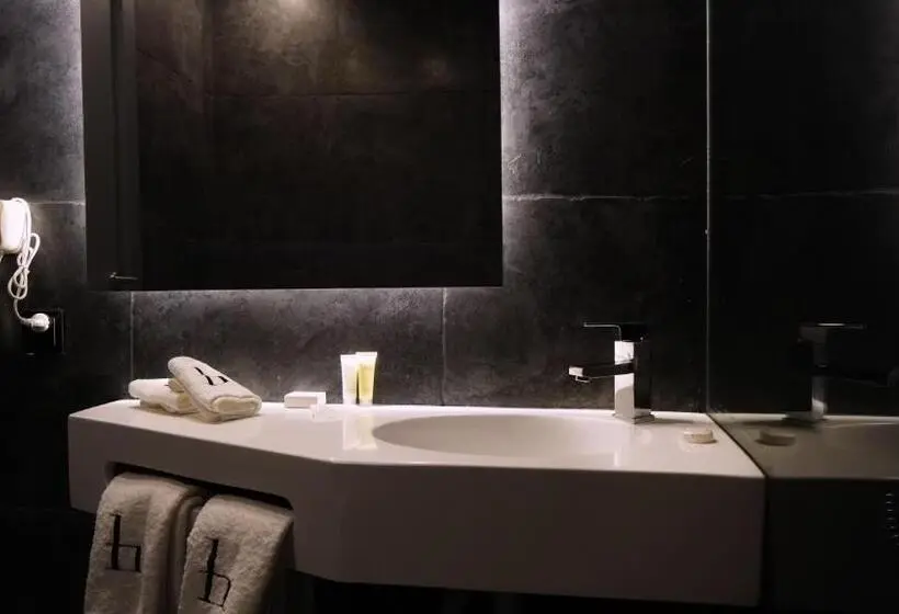 اتاق استاندارد با تخت بزرگ, Aitch Boutique Hotel   An Lih