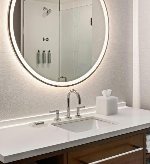 Büyük Çift Kişilik Yataklı Süit, Courtyard By Marriott Owatonna Downtown