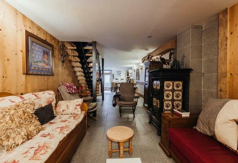1-Schlafzimmer-Haus, Farmhouse With 4 Bedrooms 4 Bathrooms Private Parking Sauna Terrace