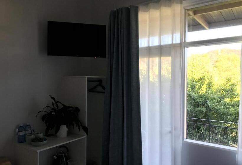 غرفة قياسية مزوَّدة بشُرفة, Myrtleford