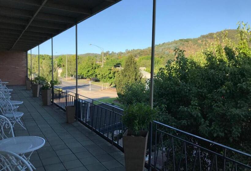 غرفة قياسية مزوَّدة بشُرفة, Myrtleford