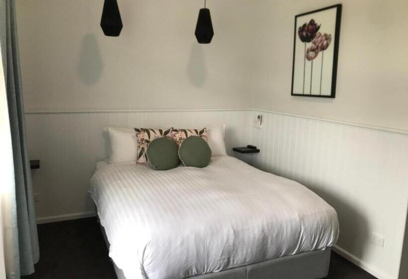 غرفة قياسية مزوَّدة بشُرفة, Myrtleford