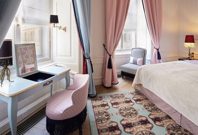 اتاق لوکس, The Leo Grand