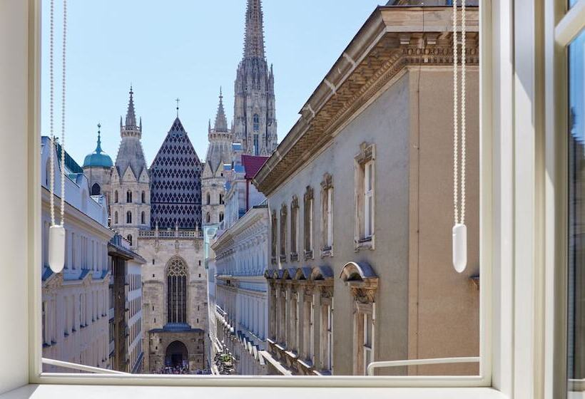 سوییت, The Leo Grand