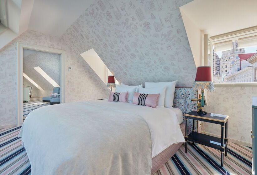 سوییت, The Leo Grand