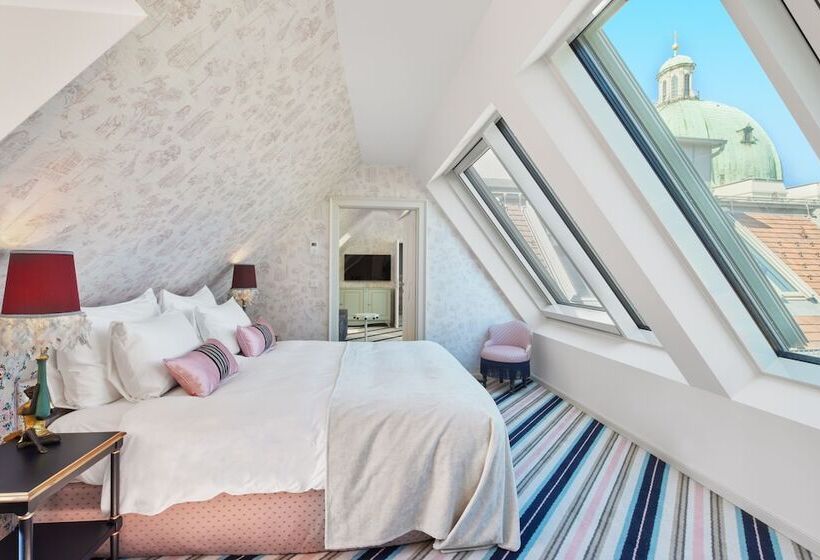 سوییت, The Leo Grand