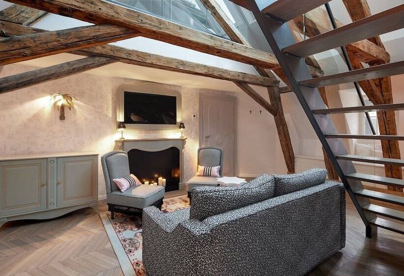 سوییت, The Leo Grand