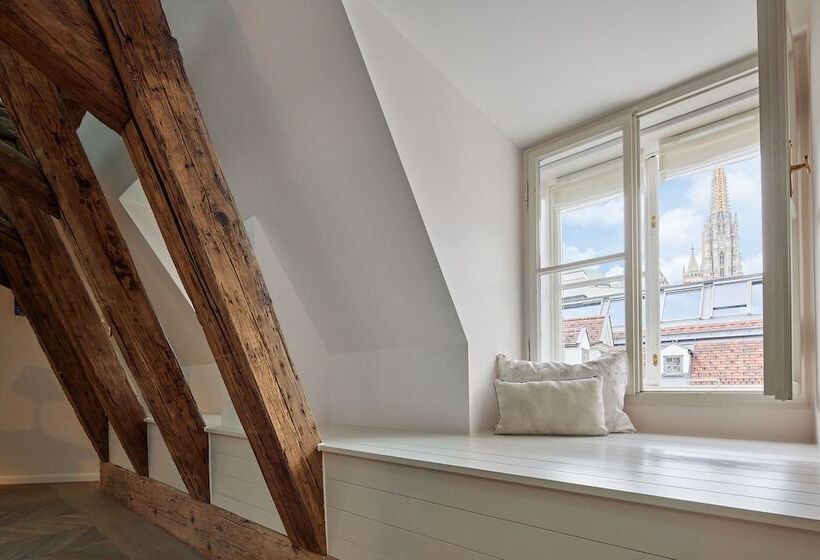 سوییت, The Leo Grand