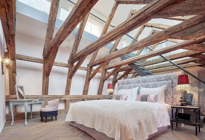 سوییت, The Leo Grand