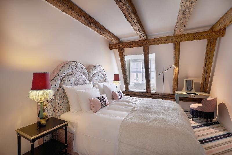 اتاق لوکس, The Leo Grand