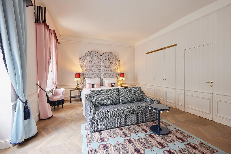 اتاق لوکس, The Leo Grand