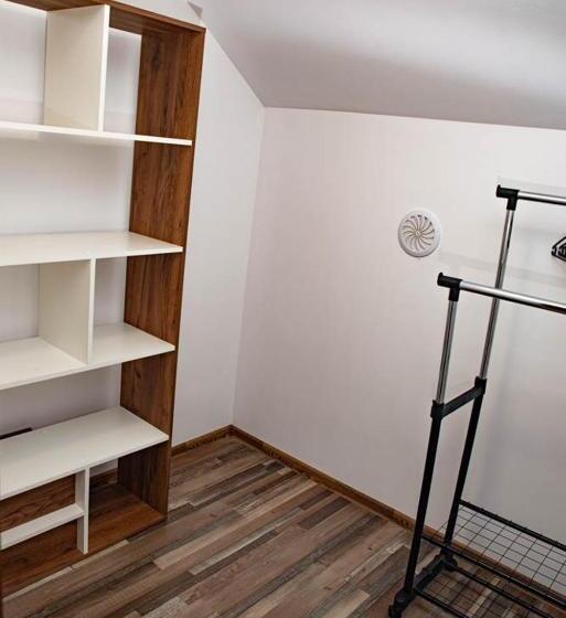 اتاق استاندارد سه نفره, Casa Old Brick