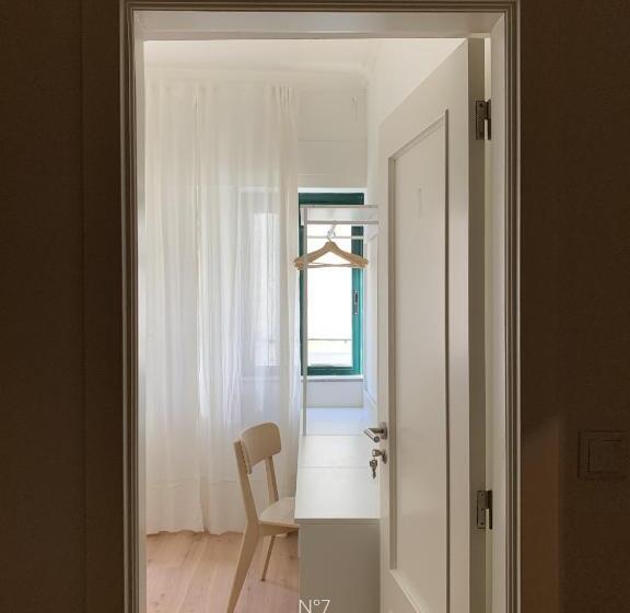 اتاق استاندارد با سرویس بهداشتی مشترک, Nº7 Sacadura Cabral