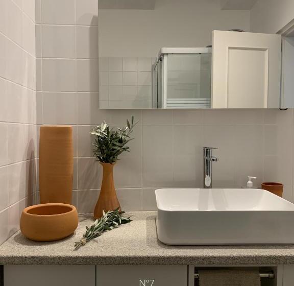 اتاق استاندارد با سرویس بهداشتی مشترک, Nº7 Sacadura Cabral