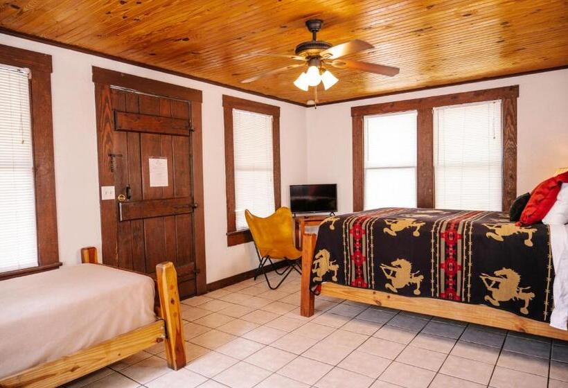 Люкс, The Vaquero Motel