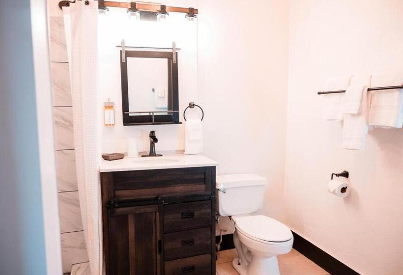 Люкс, The Vaquero Motel