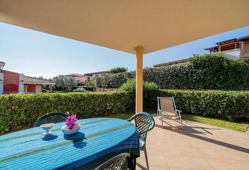 Апартаменты 2 Спальни, Apartments In Residence With Swimming Pool In Cala Girgolu