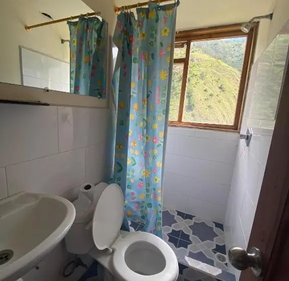 デラックスルーム, Backpackers Balcones River Lodge